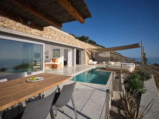 Villa (Summit)