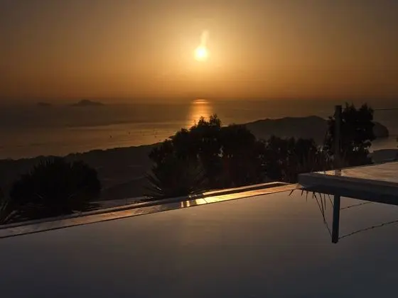 Villa (Summit)