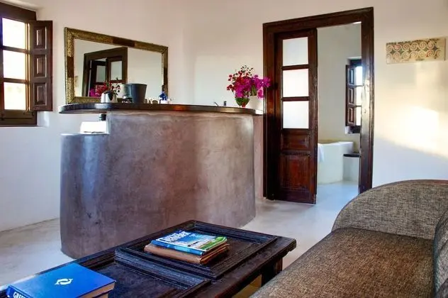 Villa (Kyani)