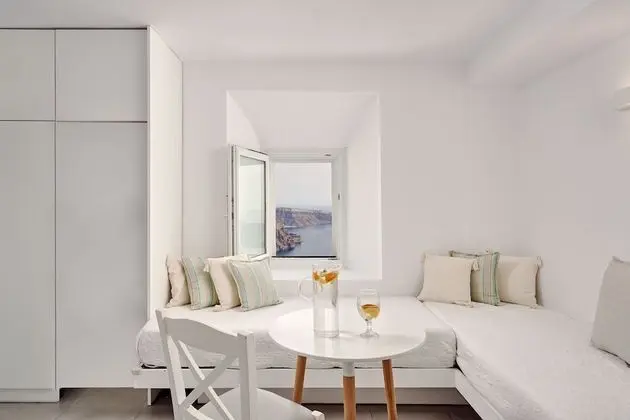 Superior Apartment | Split Level with Indoor & Outdoor Hot Tub and  Caldera View