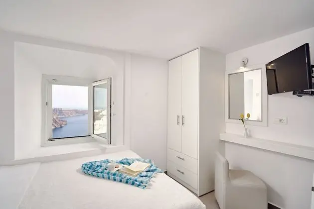 Superior Apartment | Split Level with Indoor & Outdoor Hot Tub and  Caldera View