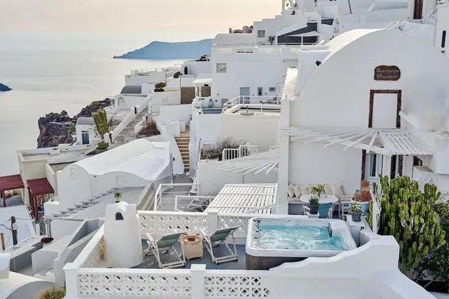 Superior Apartment | Split Level with Indoor & Outdoor Hot Tub and  Caldera View