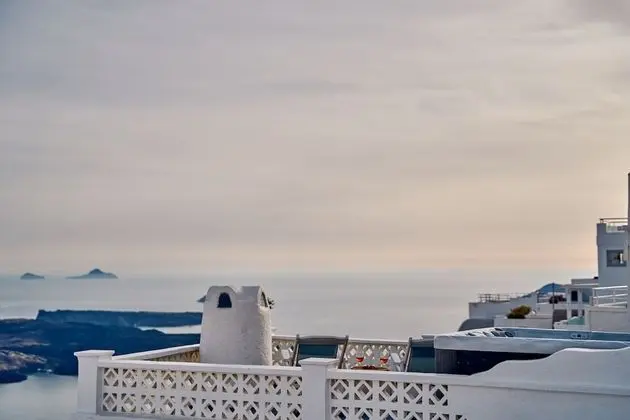 Superior Apartment | Split Level with Indoor & Outdoor Hot Tub and  Caldera View