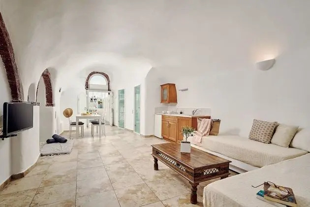 Superior Ev, Sıcak Su Havuzu (Indoor & Outdoor - Caldera View)