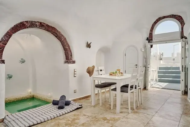 Superior Ev, Sıcak Su Havuzu (Indoor & Outdoor - Caldera View)