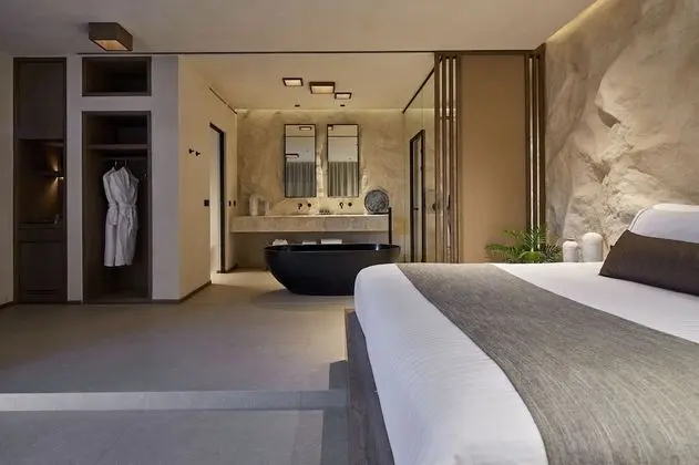 Grand North Suite (Private Heated Pool)