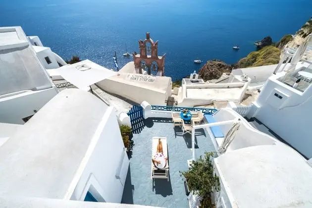 Blue & White Cave House, Outdoor Hot Tub (open Monday, Wednesday, Friday, and Sunday)