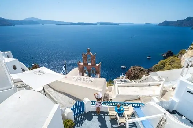 Blue & White Cave House, Outdoor Hot Tub (open Monday, Wednesday, Friday, and Sunday)