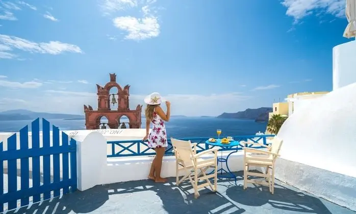 Blue & White Cave House, Outdoor Hot Tub (open Monday, Wednesday, Friday, and Sunday)