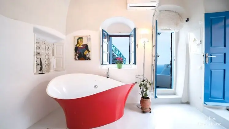 Helios Cave House, Private Outdoor Hot Tub (open Tuesday, Thursday, and Saturday)