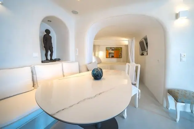 Helios Cave House, Private Outdoor Hot Tub (open Tuesday, Thursday, and Saturday)