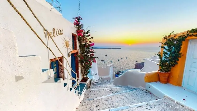 Helios Cave House, Private Outdoor Hot Tub (open Tuesday, Thursday, and Saturday)