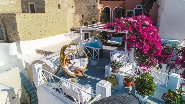 Helios Cave House, Private Outdoor Hot Tub (open Tuesday, Thursday, and Saturday)
