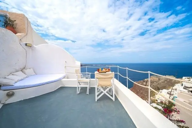 Helios Cave House, Private Outdoor Hot Tub (open Tuesday, Thursday, and Saturday)