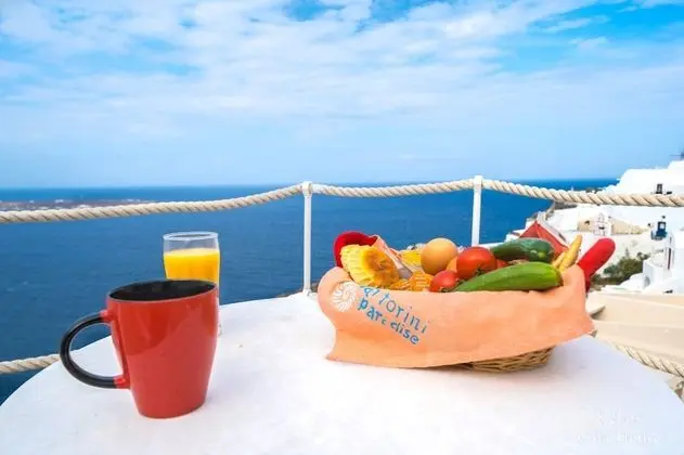 Helios Cave House, Private Outdoor Hot Tub (open Tuesday, Thursday, and Saturday)