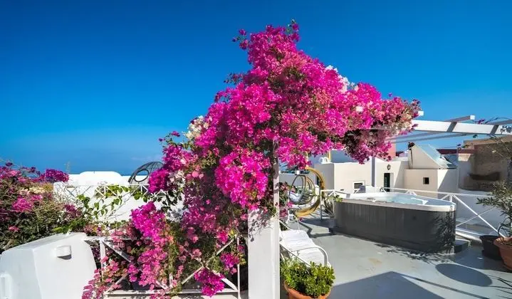 Helios Cave House, Private Outdoor Hot Tub (open Tuesday, Thursday, and Saturday)