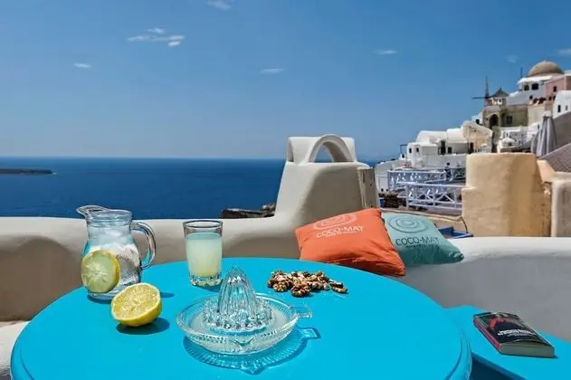 Helios Cave House, Private Outdoor Hot Tub (open Tuesday, Thursday, and Saturday)