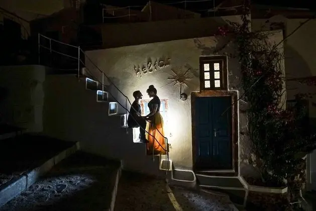 Helios Cave House, Private Outdoor Hot Tub (open Tuesday, Thursday, and Saturday)