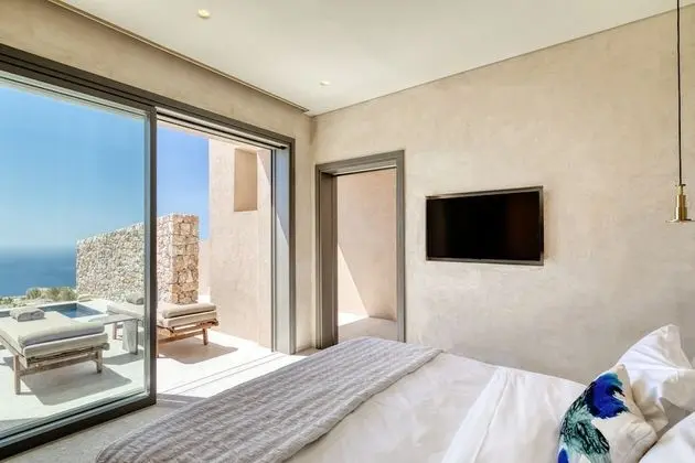 Junior Villa with Heated Plunge Pool and Sea View