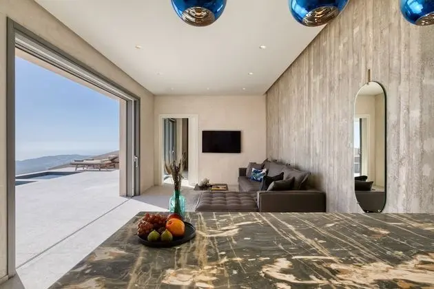 The Master Villa with Infinity Pool, Hot Tub and Sea View
