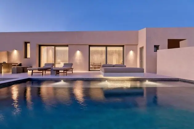The Master Villa with Infinity Pool, Hot Tub and Sea View