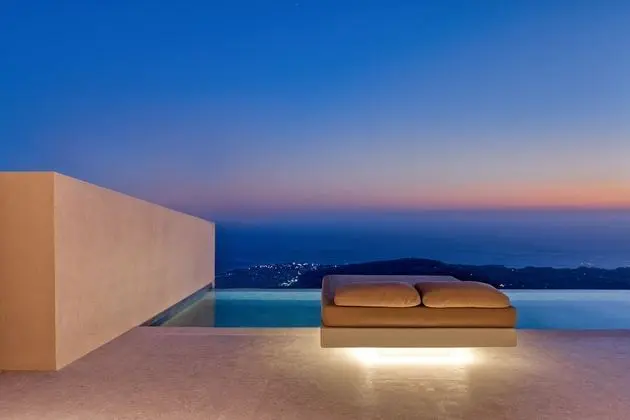 The Master Villa with Infinity Pool, Hot Tub and Sea View