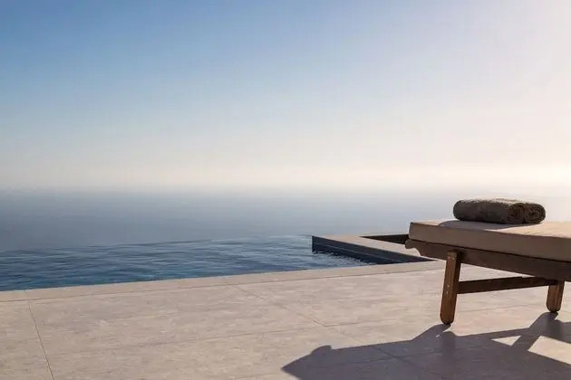 The Master Villa with Infinity Pool, Hot Tub and Sea View
