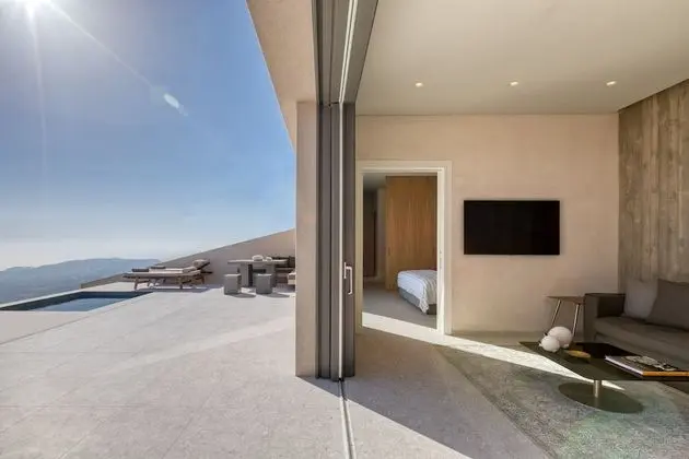 Panoramic Villa with Heated Plunge Pool and Sea View