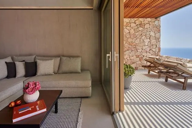 Retreat Suite with Private Heated Plunge Pool and Sea View