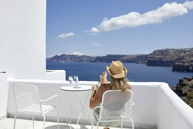 Superior Oda, Balkon, Deniz Manzaralı (Partial Caldera View)