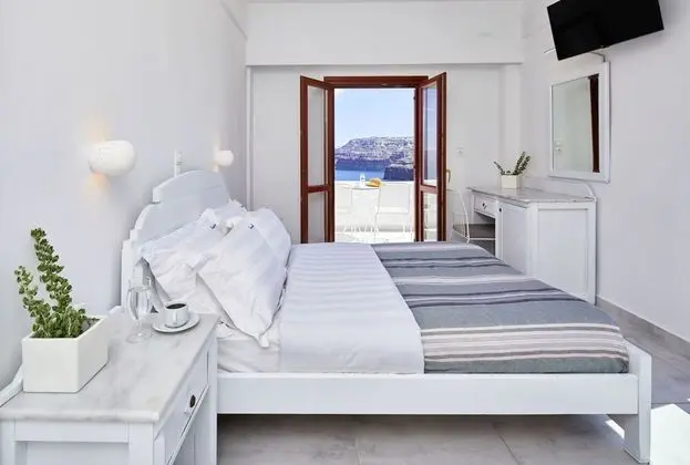 Superior Oda, Balkon, Deniz Manzaralı (Partial Caldera View)