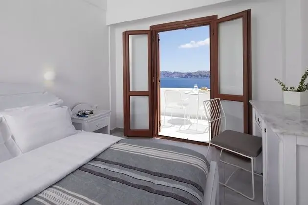 Superior Oda, Balkon, Deniz Manzaralı (Partial Caldera View)