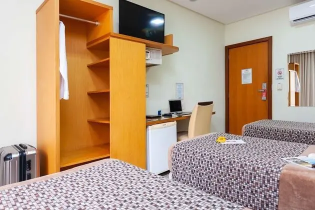 Quarto Triplo Standard Twin