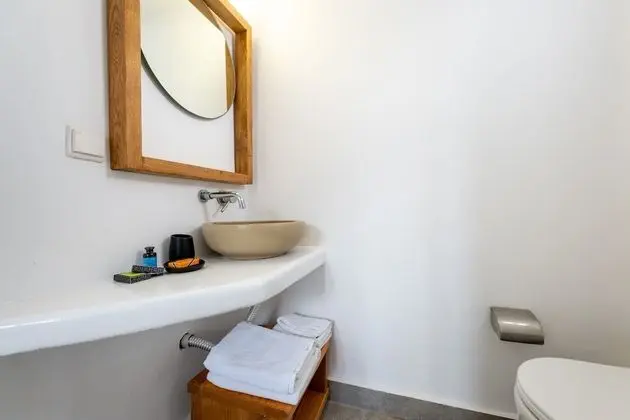 Honeymoon Suite with Plunge Pool & Caldera View