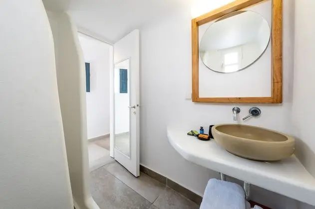 Honeymoon Suite with Plunge Pool & Caldera View