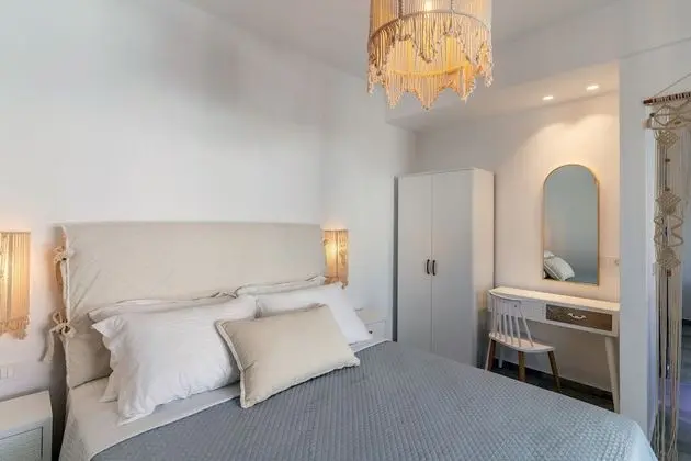 Pool suite