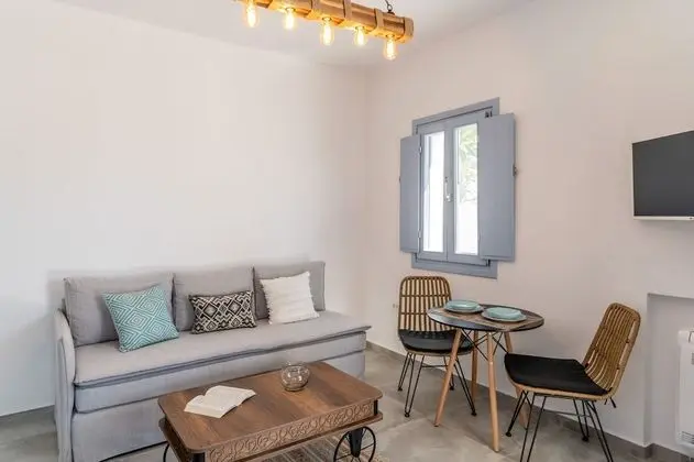 Pool suite