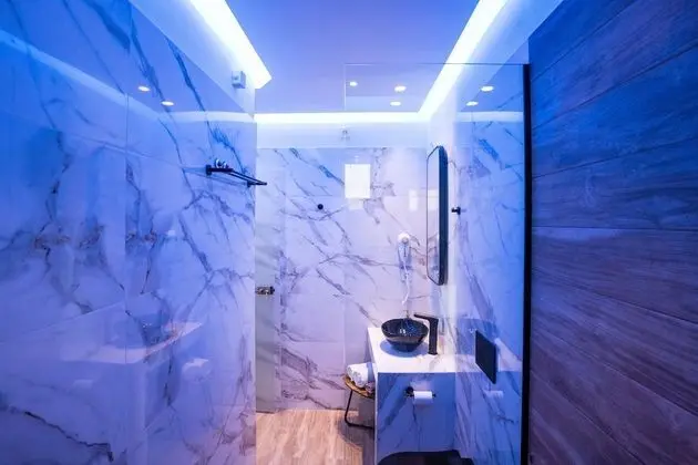 Pool suite