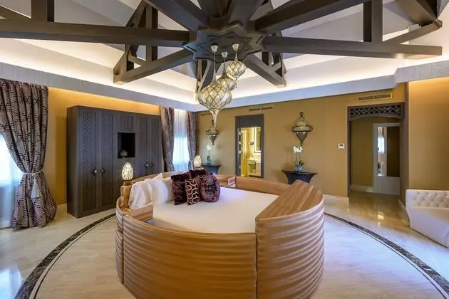 Crown Suite