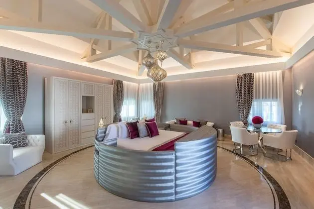 Crown Suite
