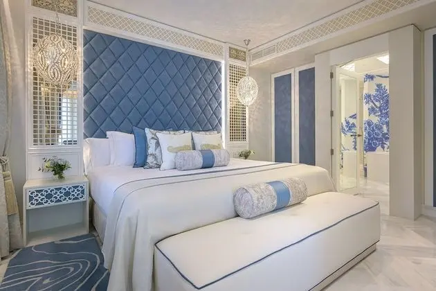 Royal Tek Büyük Yataklı Oda