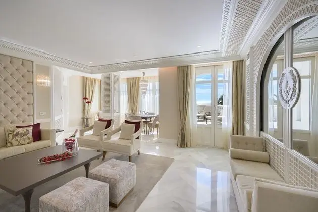 Royal Tek Büyük Yataklı Oda