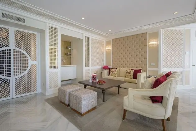 Royal Tek Büyük Yataklı Oda