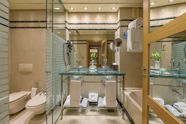 Tek Büyük Yataklı Oda (2 adults and 1 child)