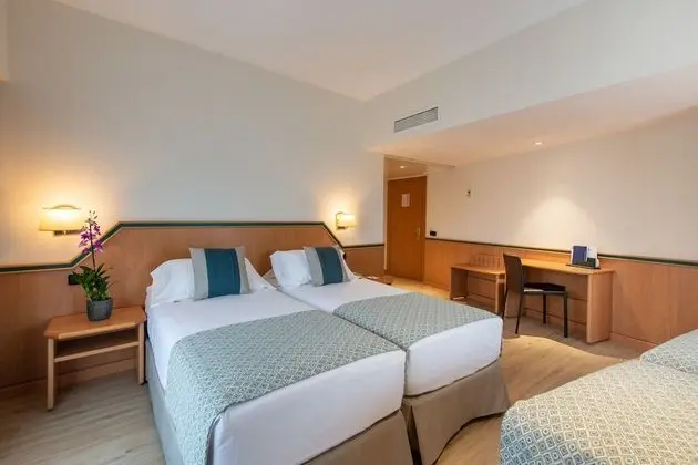 Üç Kişilik Oda (2 adults and 1 child)