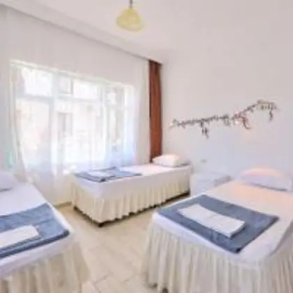 Triple, Şehir veya Dağ Manzaralı, 2. Kat Balkonlu