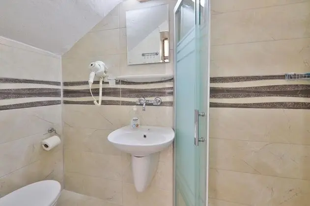 Triple, Şehir veya Dağ Manzaralı, 2. Kat Balkonlu