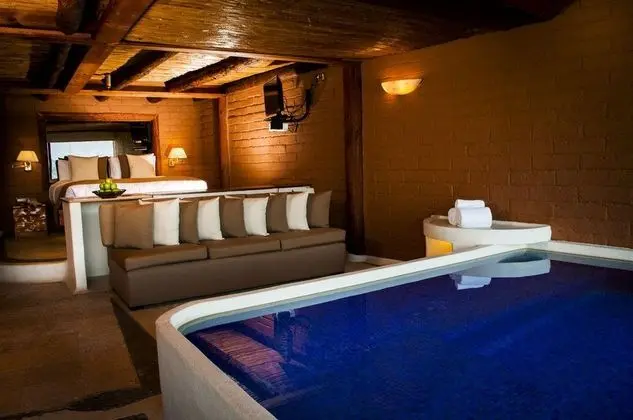Suit Deluxe King Bed