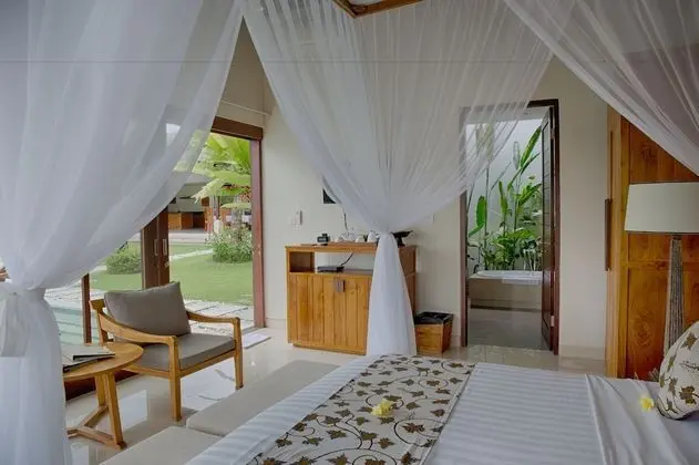 Royal Four Bedroom Pool Villa With Rice Field View