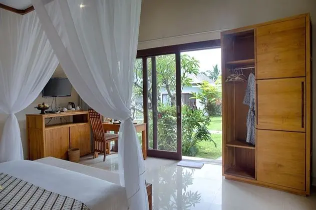 Royal Four Bedroom Pool Villa With Rice Field View